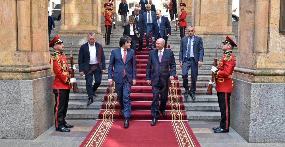 إستقبال الفايز الرسمي بمبني البرلمان الجورجي